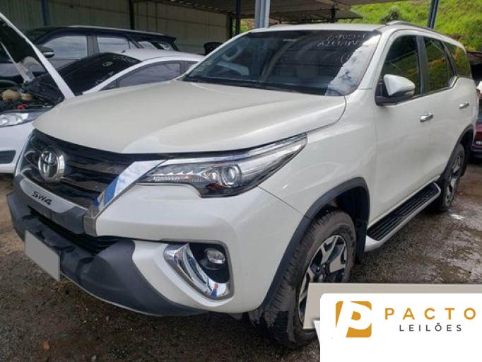 TOYOTA HILUX SW4 19/19